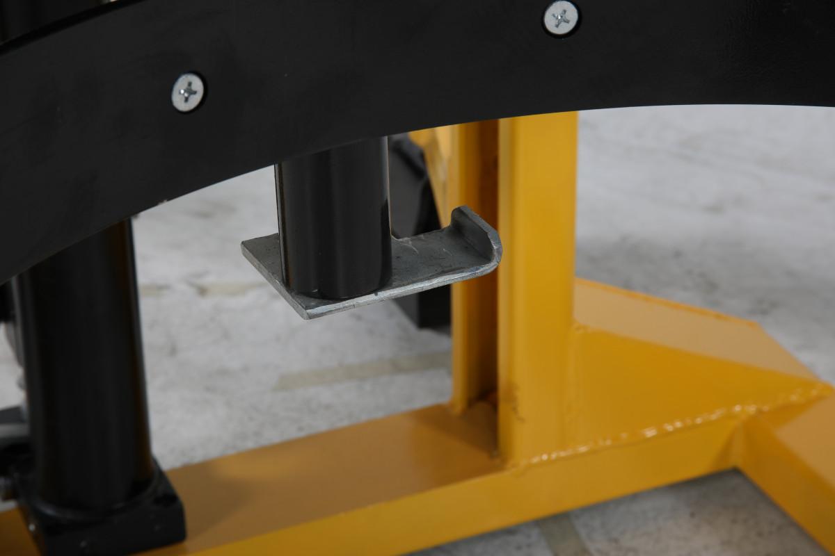 Fatvändare & staplare för 200L fat – DA45 (450 kg) - Alvemo - Avfallshantering & Miljö