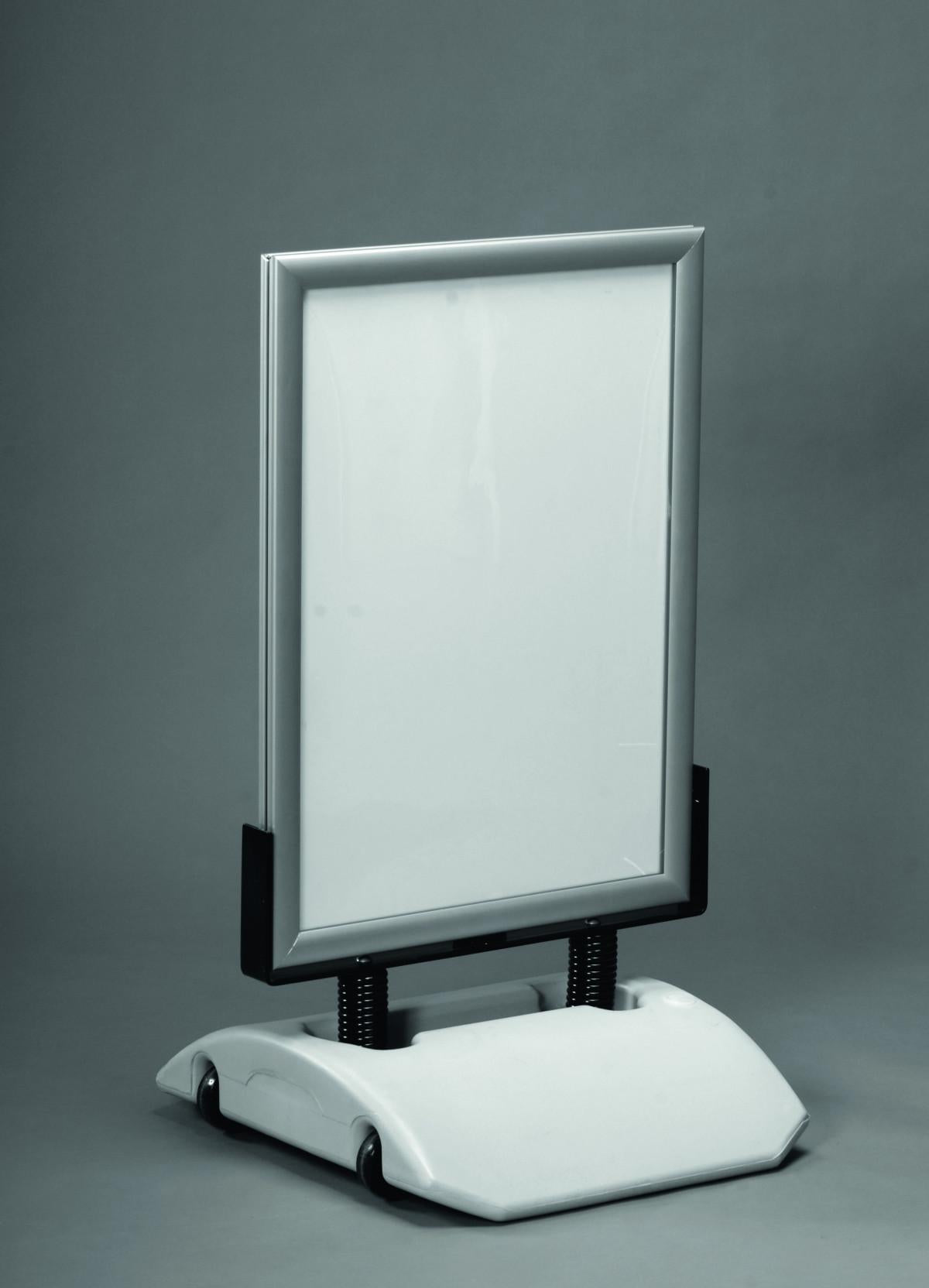 Fjädrad Skylt Premium - Affischmått: 700x1000 mm - Alvemo -