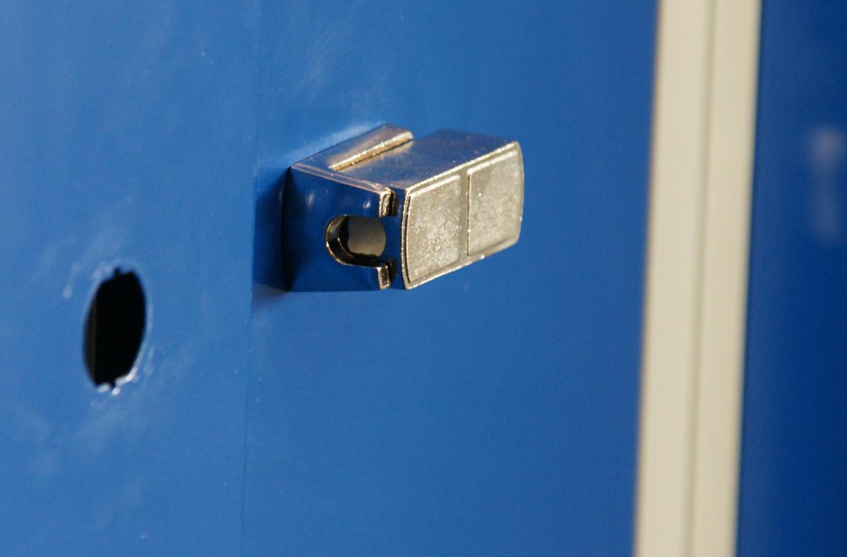 Hänglåsklyka till klädskåp - Alvemo - Skåpstillbehör