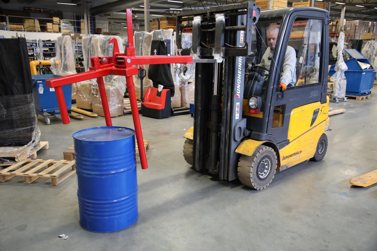 Tiltaggregat för 200L fat – DR400 fatlyft (400 kg) - Alvemo - Avfallshantering & Miljö