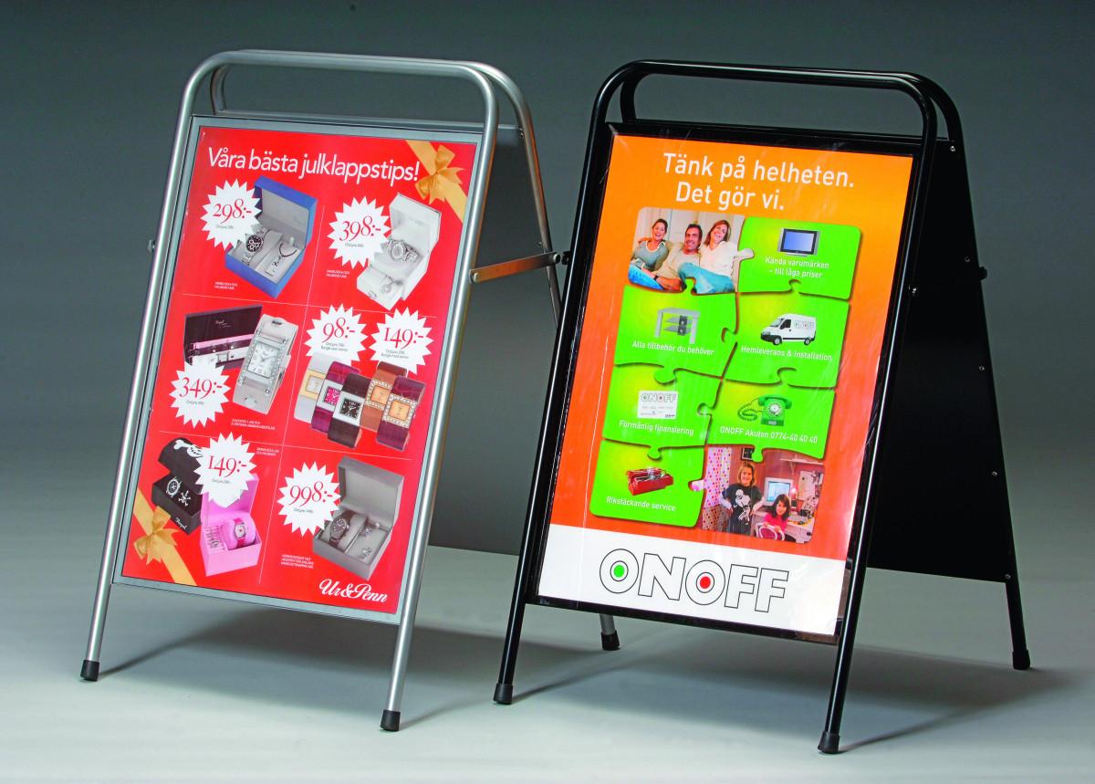 Trottoarskylt - Affischmått: 700x1000 mm (Svart) - Alvemo -