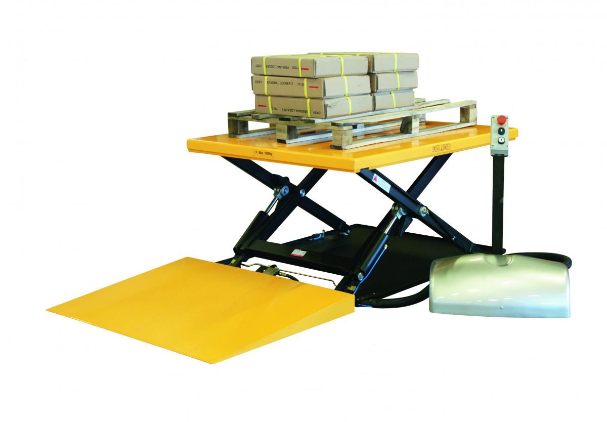 Lågt Lyftbord med ramp (1000 KG / 1450x1140)